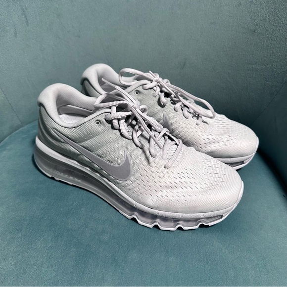 NWOT Nike Air Max 2017 Pure Platinum Running Shoes - Picture 1 of 7